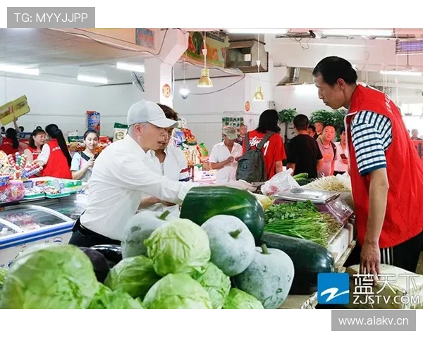 吴向东训练完直接去菜市场砍价，这反差谁懂啊