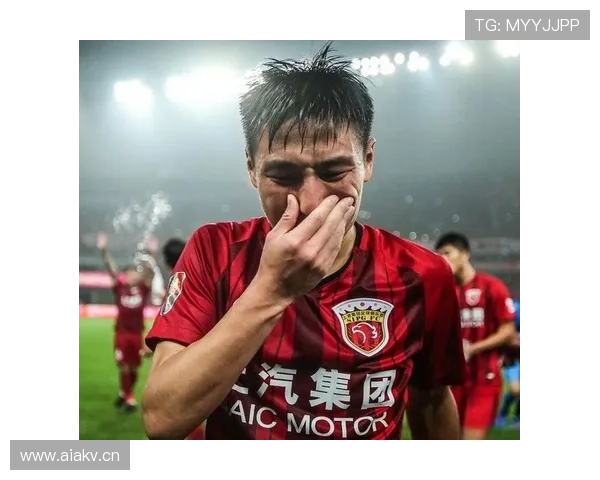 武磊家冰箱里塞满的不是菜，是西甲合同